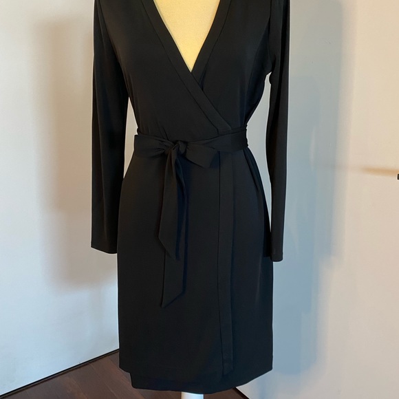 Ann Taylor black wrap dress - Picture 4 of 9